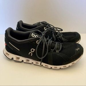 On Swiss Engineering Cloud Running Shoe Size 7